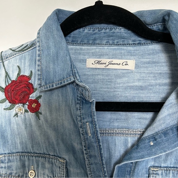 mavi jeans embroidered flowers buttown down shirt chambray - Picture 8 of 9